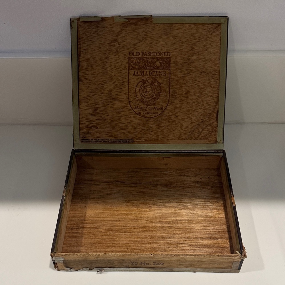 Vintage Wooden Cigar Boxes with Old Fashioned Jamaicans Logo - Picture 2 of 4